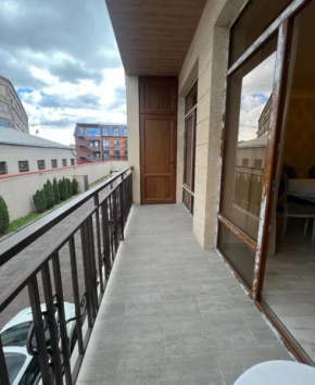 Երեք հարկանի տուն